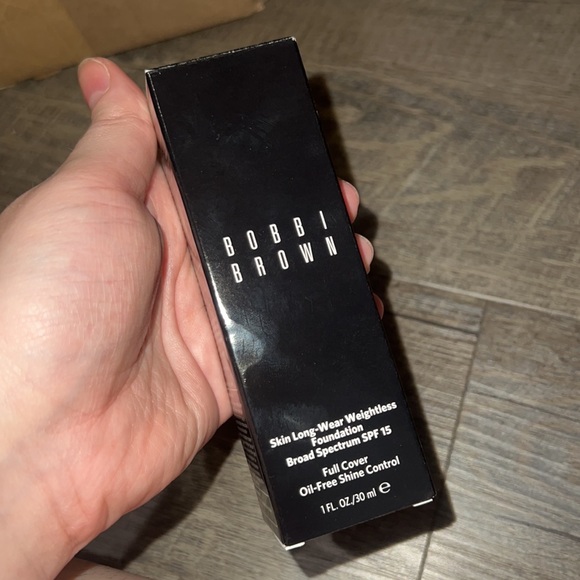 New! Bobbi brown foundation - Picture 2 of 5